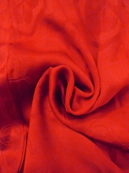 Photo9: N0629E Antique Japanese women   Red Kids/Girls / Silk.  Base woven pattern: Tortoise-shell pattern(Hexagonal pattern)  (Grade C) (9)