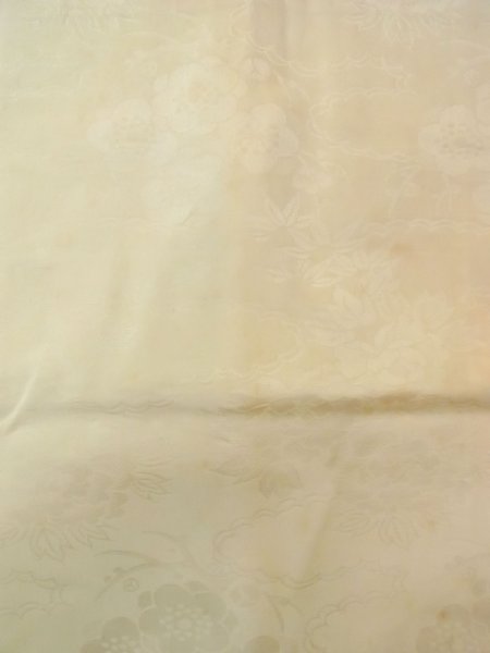 Photo4: N0629U Vintage Japanese women   Beige JUBAN undergarment / Silk.  Based woven pattern: Cloud  (Grade D) (4)
