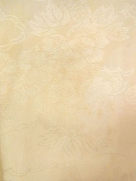Photo5: N0629U Vintage Japanese women   Beige JUBAN undergarment / Silk.  Based woven pattern: Cloud  (Grade D) (5)