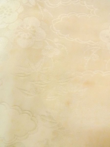 Photo7: N0629U Vintage Japanese women   Beige JUBAN undergarment / Silk.  Based woven pattern: Cloud  (Grade D) (7)