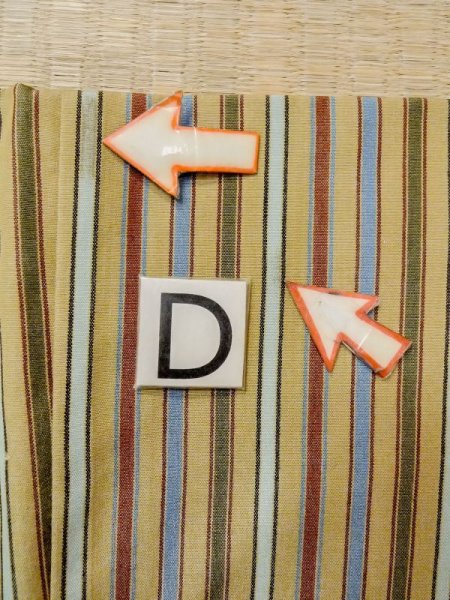 Photo17: N0717B Vintage Japanese women   Beige HAORI short jacket / Silk. Stripes   (Grade C) (17)