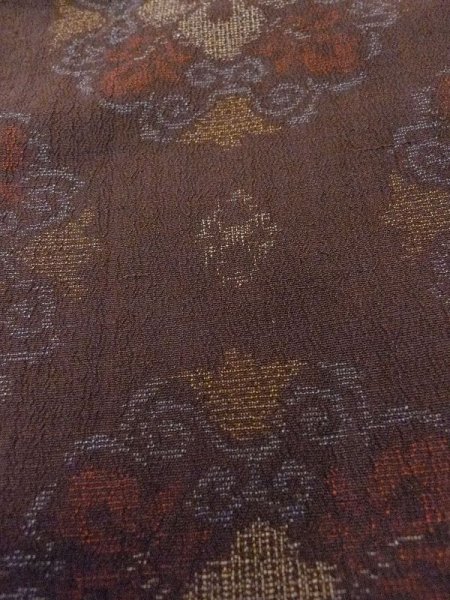 Photo9: Mint N0717M Vintage Japanese women   Brown TSUMUGI pongee / Silk. Chinese flower, There are stains all over.  (Grade A) (9)