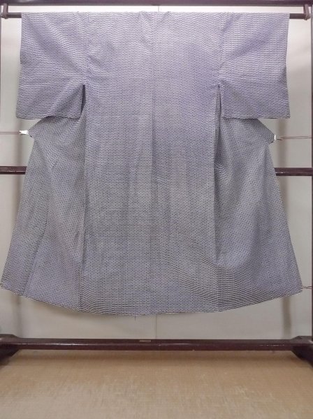 Photo1: N0731M Vintage Japanese kimono  Dark Indigo Blue Men's Yukata for Men / Cotton. Abstract pattern   (Grade D) (1)