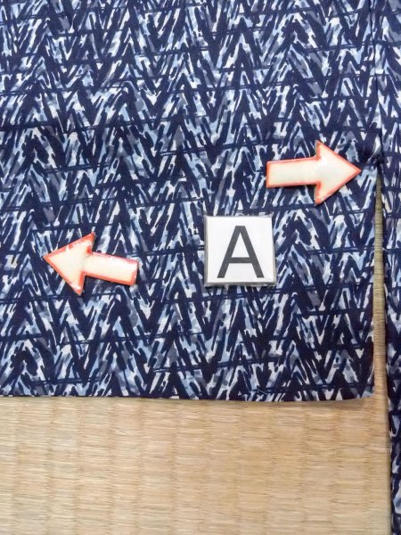 Photo14: N0731N Vintage Japanese kimono  Dark Indigo Blue Men's Yukata for Men / Cotton. Abstract pattern   (Grade C) (14)