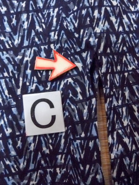 Photo16: N0731N Vintage Japanese kimono  Dark Indigo Blue Men's Yukata for Men / Cotton. Abstract pattern   (Grade C) (16)