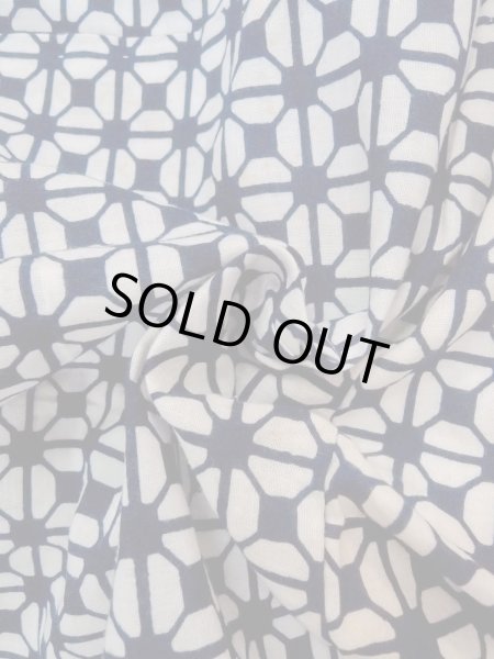 Photo11: N0731Y Vintage Japanese kimono   Indigo Blue Men's Yukata for Men / Cotton. Geometrical pattern   (Grade D) (11)