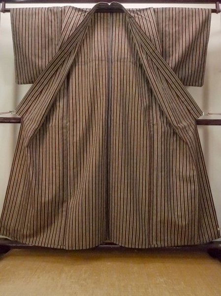 Photo2: N0814A Vintage Japanese women  Grayish Beige TSUMUGI pongee / Wool. Stripes   (Grade B) (2)