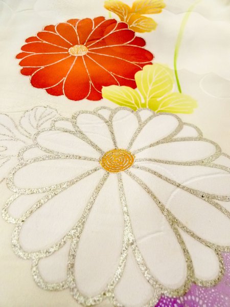 Photo22: N0814T Vintage Japanese women   Off White FURISODE long-sleeved / Silk. Chrysanthemum,   (Grade D) (22)