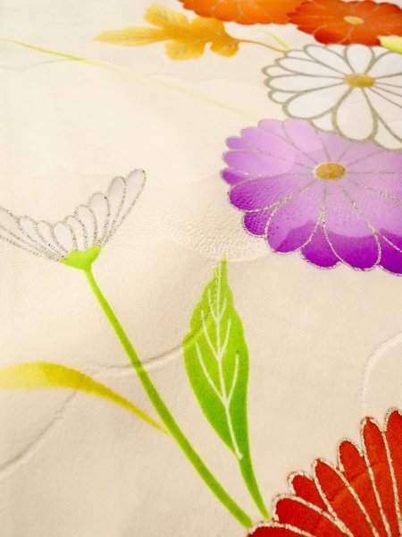 Photo26: N0814T Vintage Japanese women   Off White FURISODE long-sleeved / Silk. Chrysanthemum,   (Grade D) (26)