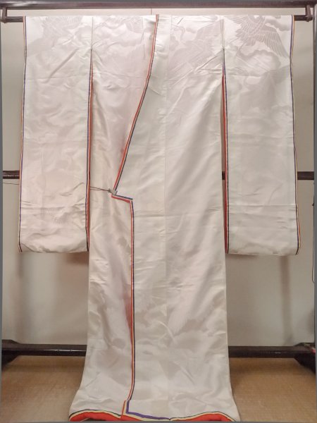 Photo2: N0827A Vintage Japanese women   White KAKESHITA under Uchikake / Silk.    (Grade C) (2)