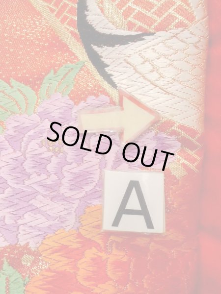 Photo34: N0827E Used Japanese women   Vermilion UCHIKAKE Wedding / Silk. Peony,   (Grade B) (34)