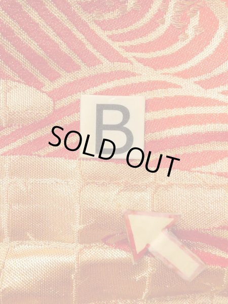 Photo35: N0827E Used Japanese women   Vermilion UCHIKAKE Wedding / Silk. Peony,   (Grade B) (35)