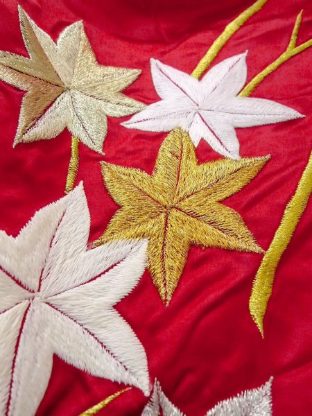 Photo29: N0827G Vintage Japanese women  Shiny Red KAKESHITA under Uchikake / Silk. UME plum bloom,   (Grade B) (29)