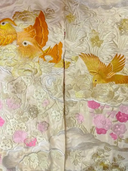 Photo5: N0827I Vintage Japanese women  Shiny Off White UCHIKAKE Wedding / Silk. UME plum bloom,   (Grade C) (5)