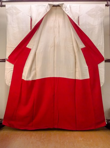 Photo3: N0827K Vintage Japanese women   Ivory KAKESHITA under Uchikake / Silk.    (Grade C) (3)