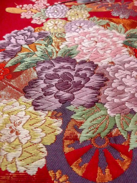 Photo28: Mint N0827L Vintage Japanese women   Red UCHIKAKE Wedding / Silk. SAKURA cherry blossom, Metalic thread  (Grade A) (28)