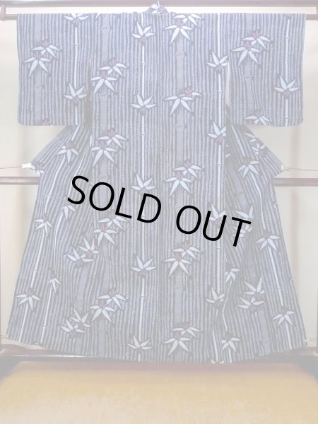 Photo1: N0906E Vintage Japanese women   Indigo Blue YUKATA summer(made in Japan) / Cotton. Flower,   (Grade B) (1)