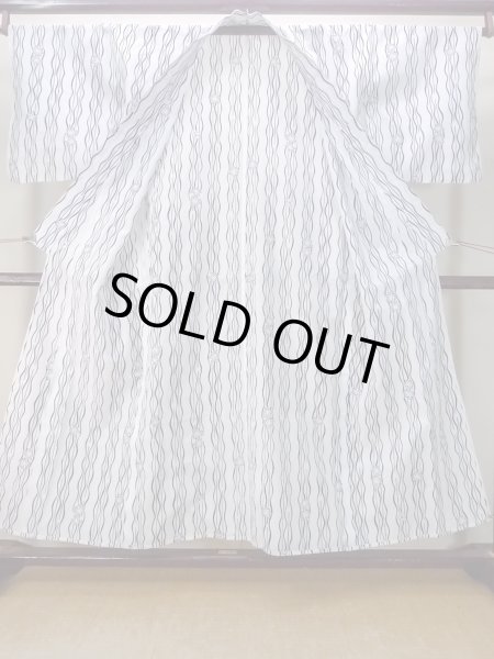 Photo2: N0906M Vintage Japanese women   White YUKATA summer(made in Japan) / Cotton. MOMIJI maple leaf,   (Grade B) (2)