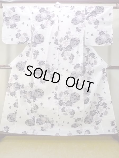 Photo1: N0906N Vintage Japanese women   White YUKATA summer(made in Other than Japan) / Cotton. Flower Japanese traditional ball pattern  (Grade B) (1)