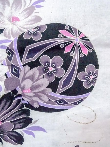 Photo6: N0906N Vintage Japanese women   White YUKATA summer(made in Other than Japan) / Cotton. Flower Japanese traditional ball pattern  (Grade B) (6)