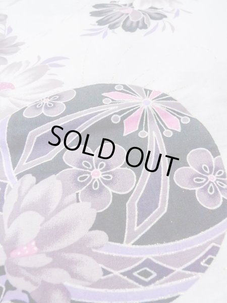 Photo9: N0906N Vintage Japanese women   White YUKATA summer(made in Other than Japan) / Cotton. Flower Japanese traditional ball pattern  (Grade B) (9)