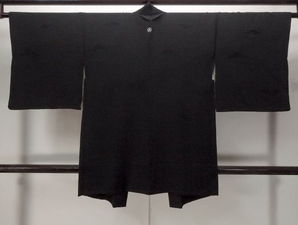 Photo2: Mint N0906Y Vintage Japanese women   Black HAORI short jacket / Silk.    (Grade A) (2)