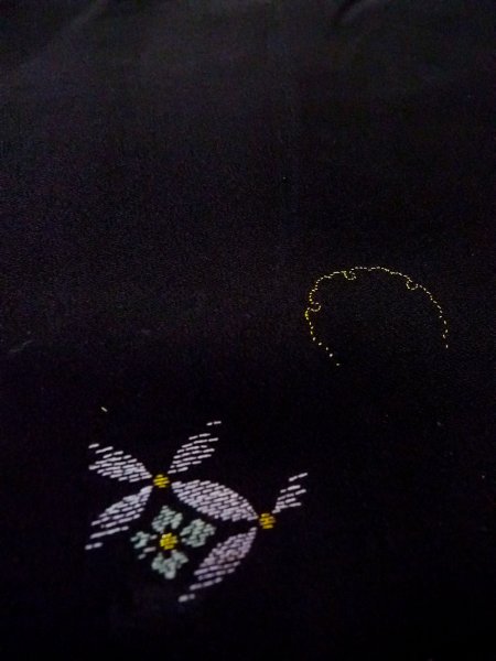 Photo10: N0920P Vintage Japanese women   Black HAORI short jacket / Silk. UME plum bloom,   (Grade C) (10)