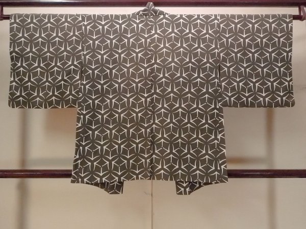 Photo2: N0920S Vintage Japanese women  Dark Olive HAORI short jacket / Silk. Crossed circles Folded paper crane pattern  (Grade C) (2)