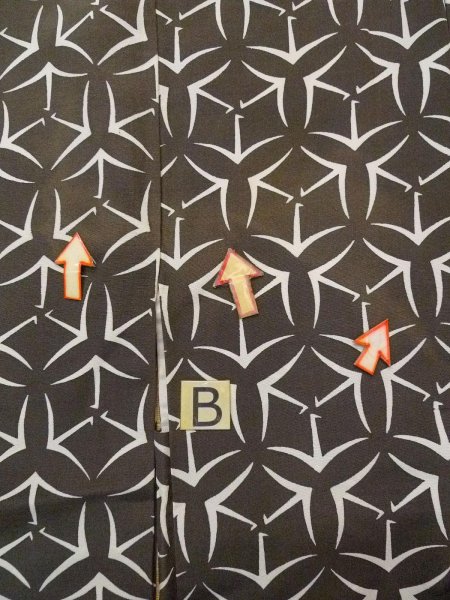 Photo15: N0920S Vintage Japanese women  Dark Olive HAORI short jacket / Silk. Crossed circles Folded paper crane pattern  (Grade C) (15)