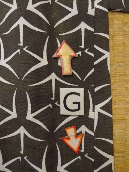 Photo20: N0920S Vintage Japanese women  Dark Olive HAORI short jacket / Silk. Crossed circles Folded paper crane pattern  (Grade C) (20)