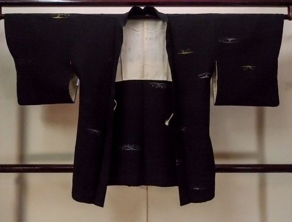 Photo1: Mint N0920X Vintage Japanese women   Black HAORI short jacket / Silk. Tall grass,   (Grade A) (1)