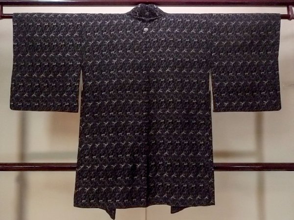 Photo2: Mint N0920Z Vintage Japanese women   Black HAORI short jacket / Silk. Abstract pattern   (Grade A) (2)