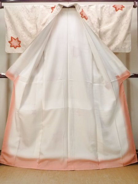 Photo2: N1007G Vintage Japanese kimono   Ivory TSUMUGI pongee for women / Silk. MOMIJI maple leaf,   (Grade B) (2)