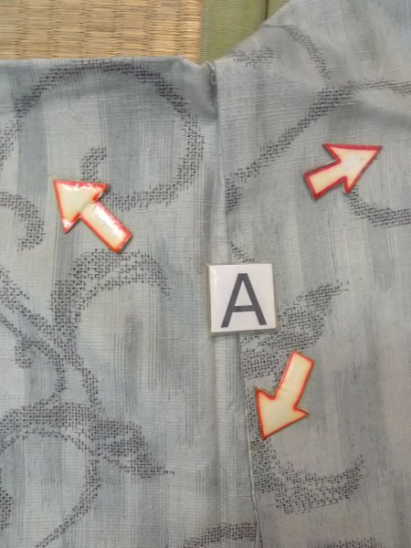 Photo14: N1007H Vintage Japanese kimono  Pale Gray OJIYATSUMUGI for women / Silk. Chinese flower,   (Grade C) (14)