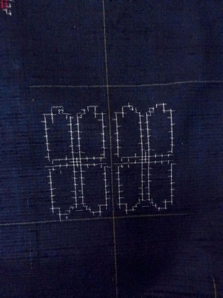 Photo7: N1007R Vintage Japanese kimono  Dark Indigo Blue TSUMUGI pongee for women / Silk. Butterfly,   (Grade A) (7)
