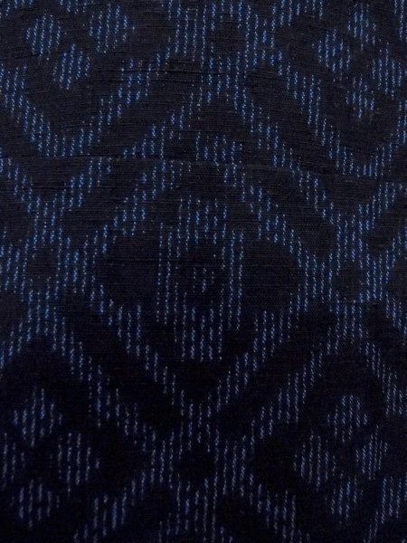Photo6: N1007W Vintage Japanese kimono  Dark Indigo Blue TOKAMACHI-TSUMUGI for men / Silk. Diamond-shaped flowers   (Grade A) (6)