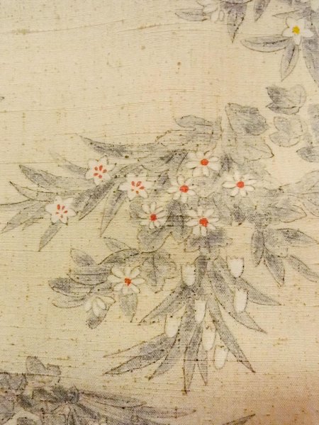 Photo7: N1015A Vintage Japanese kimono   Ivory TSUMUGI pongee for women / Silk. Flower   (Grade B) (7)