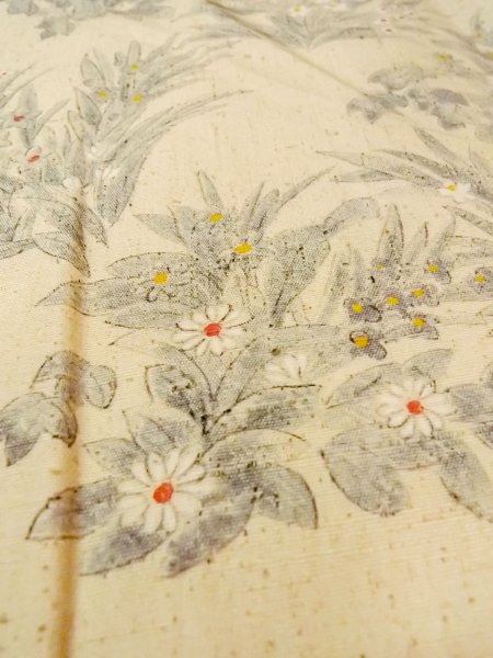 Photo8: N1015A Vintage Japanese kimono   Ivory TSUMUGI pongee for women / Silk. Flower   (Grade B) (8)