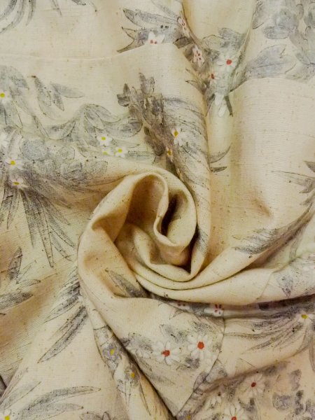 Photo11: N1015A Vintage Japanese kimono   Ivory TSUMUGI pongee for women / Silk. Flower   (Grade B) (11)