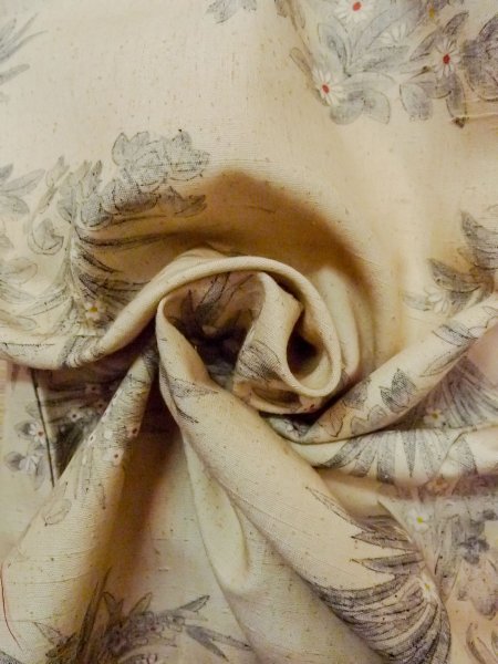 Photo12: N1015A Vintage Japanese kimono   Ivory TSUMUGI pongee for women / Silk. Flower   (Grade B) (12)