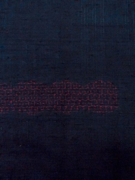 Photo5: N1015B Vintage Japanese kimono   Navy Blue ISHIGE-YUKI-TSUMUGI for women / Silk. Tortoise-shell pattern(Hexagonal pattern)   (Grade B) (5)