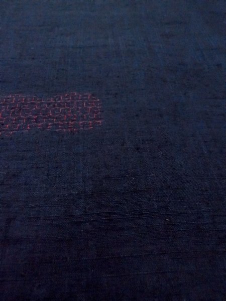 Photo9: N1015B Vintage Japanese kimono   Navy Blue ISHIGE-YUKI-TSUMUGI for women / Silk. Tortoise-shell pattern(Hexagonal pattern)   (Grade B) (9)