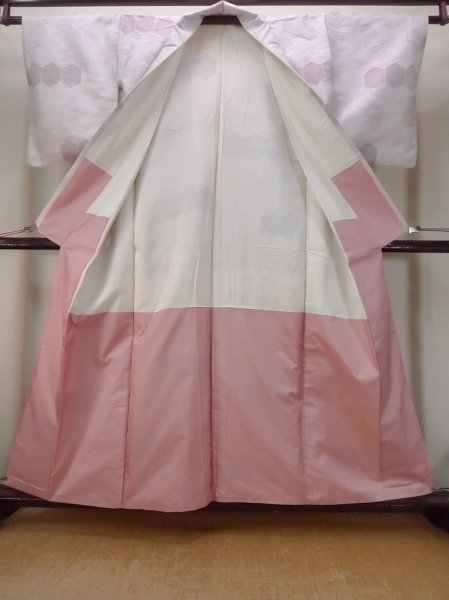 Photo2: N1015D Vintage Japanese kimono Pale Reddish Wisteria TSUMUGI pongee for women / Silk. Pine bark lozenges,   (Grade C) (2)