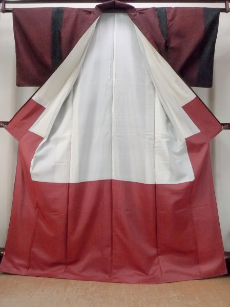 Photo2: N1015F Vintage Japanese kimono  Dark Dark Red TSUMUGI pongee for women / Silk. Arabesque vine,   (Grade B) (2)