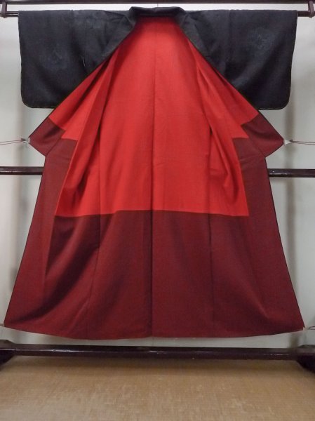 Photo2: N1015H Vintage Japanese kimono   Black ISHIGE-YUKI-TSUMUGI for women / Silk. Chinese flower   (Grade C) (2)