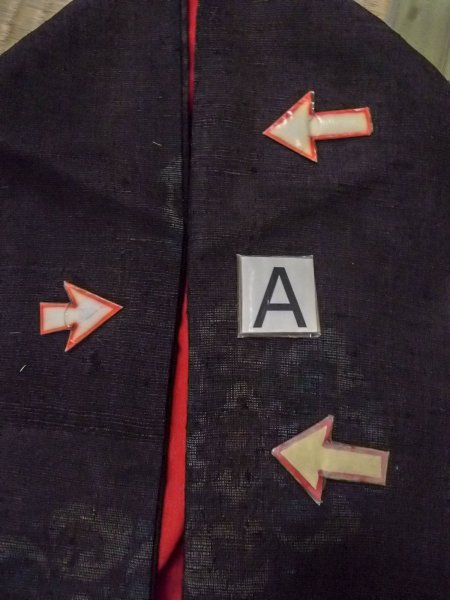 Photo14: N1015H Vintage Japanese kimono   Black ISHIGE-YUKI-TSUMUGI for women / Silk. Chinese flower   (Grade C) (14)