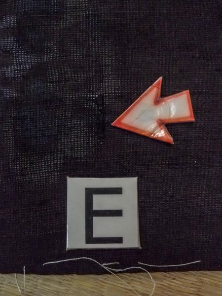 Photo18: N1015H Vintage Japanese kimono   Black ISHIGE-YUKI-TSUMUGI for women / Silk. Chinese flower   (Grade C) (18)