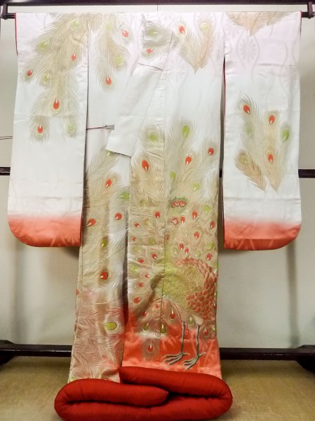 Photo3: N1015L Vintage Japanese kimono  Shiny White UCHIKAKE Wedding for women / Silk. Peacock   (Grade B) (3)
