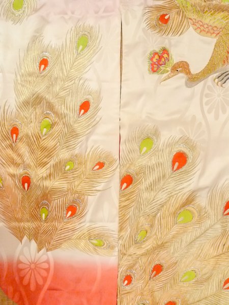 Photo6: N1015L Vintage Japanese kimono  Shiny White UCHIKAKE Wedding for women / Silk. Peacock   (Grade B) (6)