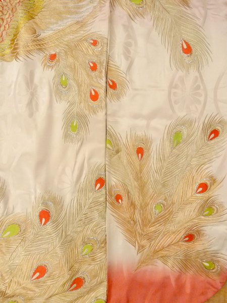 Photo8: N1015L Vintage Japanese kimono  Shiny White UCHIKAKE Wedding for women / Silk. Peacock   (Grade B) (8)